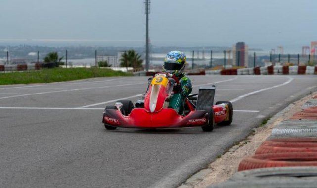 Milli karting pilotu 13 yaşındaki Alp Aksoy, Formula 1'e emin adımlarla koşuyor