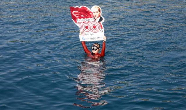 Milli sporcu Şahika Ercümen'den '100. Yıl' dalışı