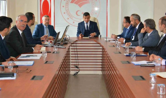 Müdür Yeniay: "Her zaman sahada çalışan personelin yanındayız"