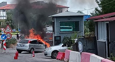 Muğla'da seyir halindeki araçta yangın