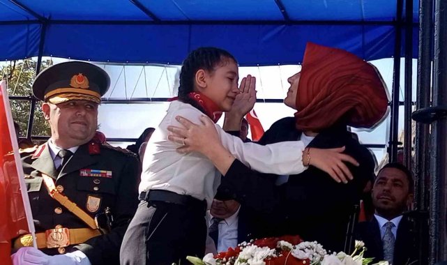 Mutluluk gözyaşlarını 'devlet ana' sildi