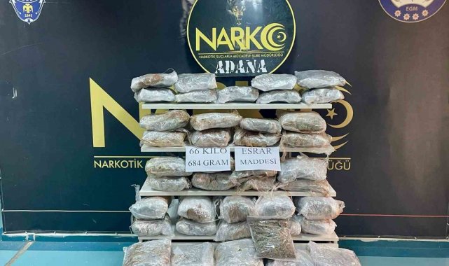 Narkotik polisleri saman yüklü çuvalların içerisine gizlenmiş 66 kilogram esrar ele geçirdi