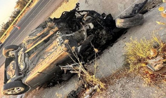 Nusaybin'de, takla atıp su kanalına devrilen otomobildeki 5 kişi yaralandı