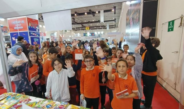 Öğrenciler kitap fuarını gezdi