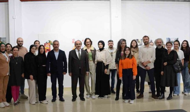 Öğrencilerinin eserleri sanatseverlerle buluşuyor