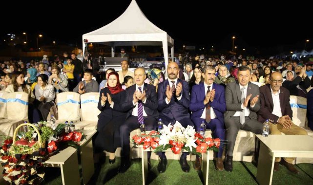 Oğuzeli'nde Nar ve Kurutmalık festivali Öykü Gürman ile renklendi