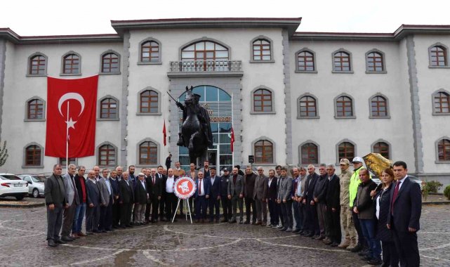 Oltu'da Muhtarlar günü kutlandı