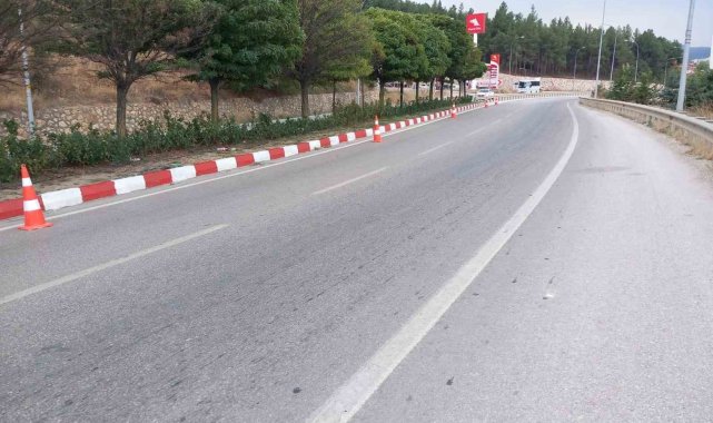 Orta refüjler kırmızı ve beyaza boyandı