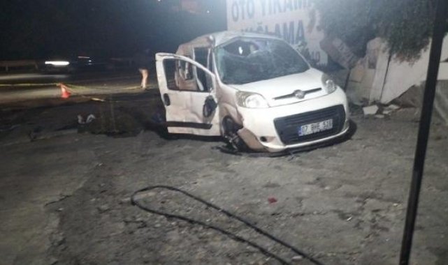 Osmaniye'ye düğüne gelenlerin içinde bulunduğu hafif ticari araç, tankerle çarpıştı: 4 ölü, 3 yaralı