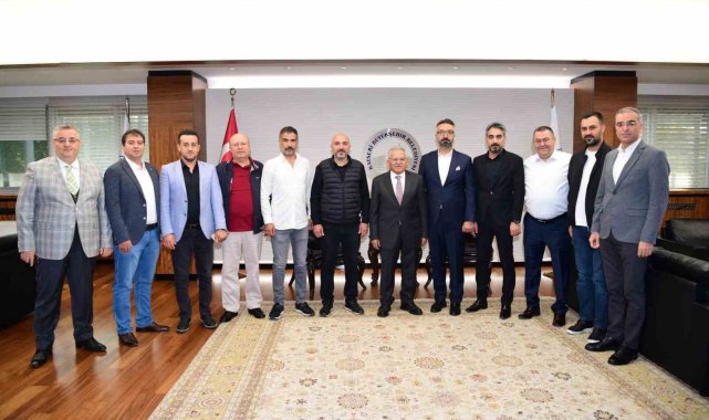 Oto Galericiler Sitesi'nden Başkan Büyükkılıç'a Ziyaret