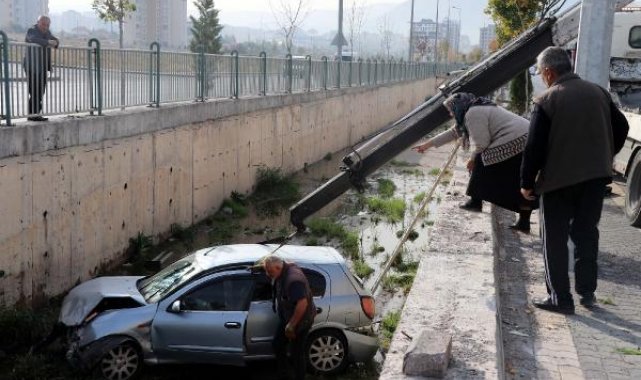 Otomobil sulama kanalına uçtu; sağlık görevlisi sürücü yaralandı