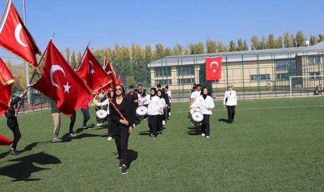 Patnos'ta 29 Ekim Cumhuriyet Bayramı coşkuyla kutlandı