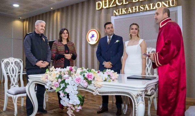 Polislerin nikah şahidi oldular