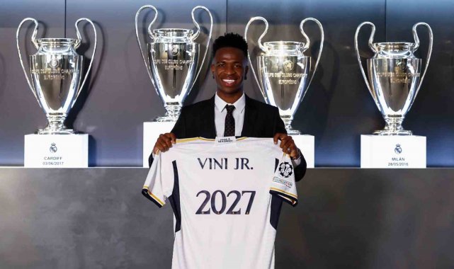 Real Madrid, Vinicius Junior'ın sözleşmesini uzattı