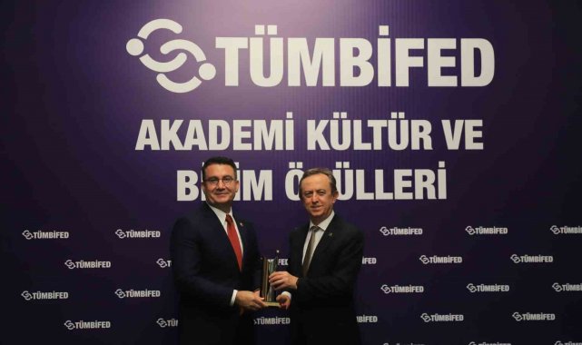 Rektör Baran'a eğitim ödülü