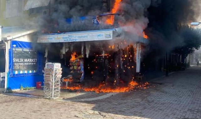 Restoran bacasında çıkan yangın, bitişikteki binaya da sıçradı