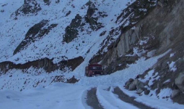 Rize'de yayla dönüş yolunda 'çığ' tehlikesi