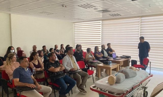 Sağlık çalışanlarına temel ve ileri yaşam desteği eğitimi
