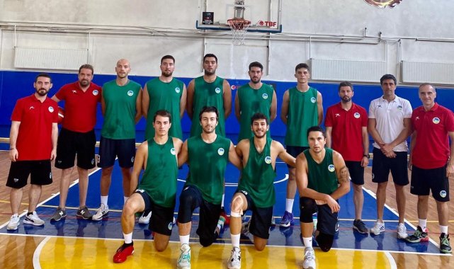 Sakarya Büyükşehir Basketbol hazırlık turnuvasında kupaya uzandı