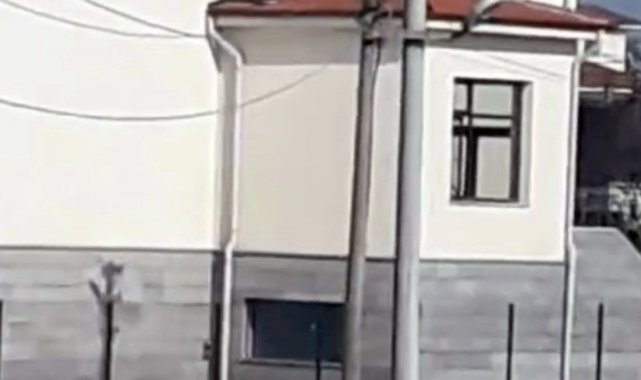 Sakarya'da gençlerin tekme tokat kavgası kamerada