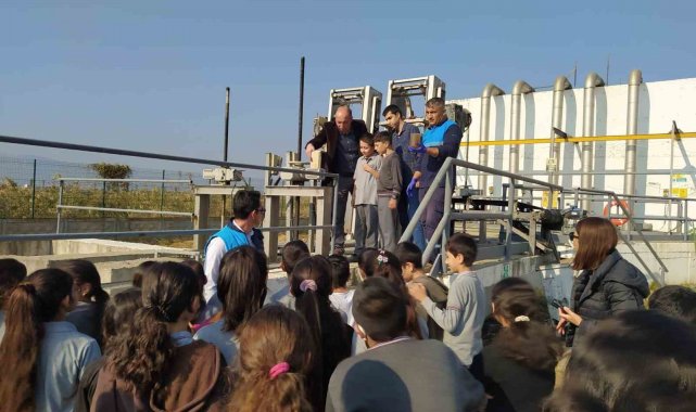 Salihli'de öğrenciler atıksu arıtma tesisini gezdi