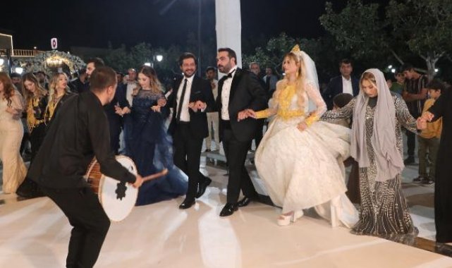 Şanlıurfa'da aşiret düğününde geline 4 kilo altın takıldı