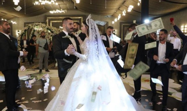 Şanlıurfa'da aşiret düğününde geline 7 kilo altın takıldı