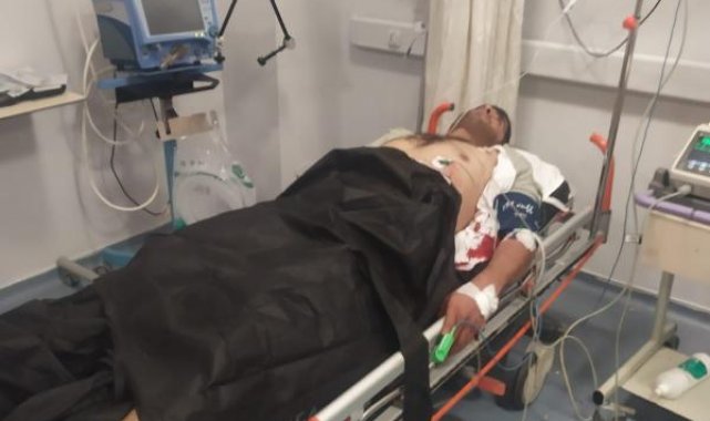 Şanlıurfa'da bayrak dağıtan zabıta amiri bıçaklandı