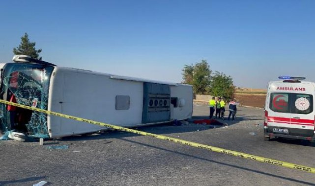 Şanlıurfa'da yolcu otobüsü otomobile çarpıp, devrildi: 2 ölü, 25 yaralı