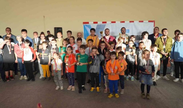 Satrancın şampiyonları Altınova'da belli oldu