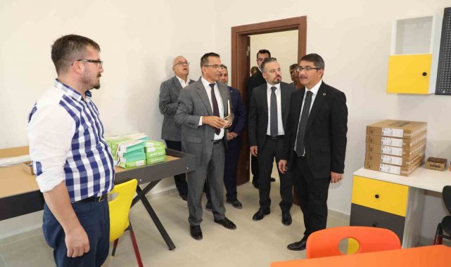 Şehzadeler Millet Kütüphanesi ve Gençlik Merkezi kasımda açılıyor
