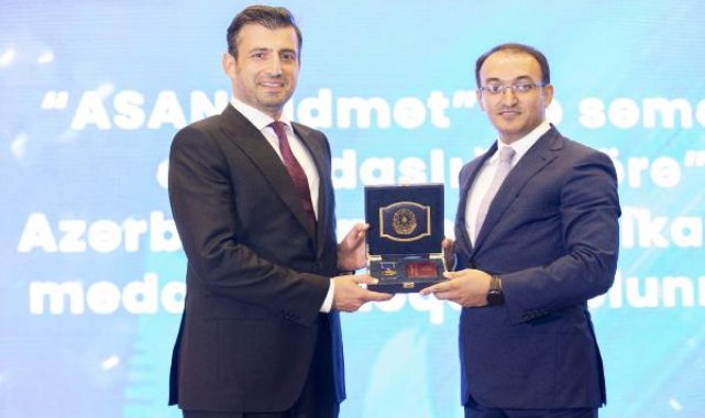 Selçuk Bayraktar'a Azerbaycan'dan madalya