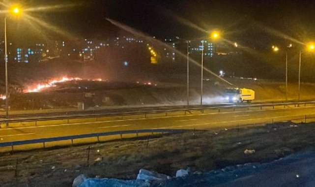 Siirt'te anız yangınına TOMA ile müdahale