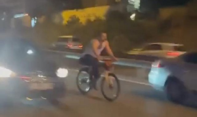 Şile Otoyolu'nda bisikletlinin tehlikeli yolculuğu