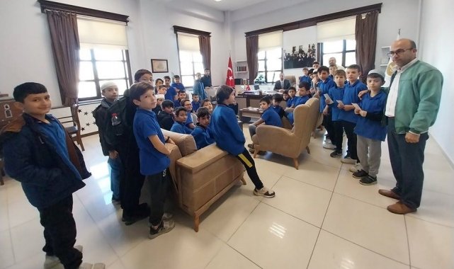 Simav'da Hafızlık Kur'an Kursu öğrencileri harçlıklarını Filistin'e gönderdi