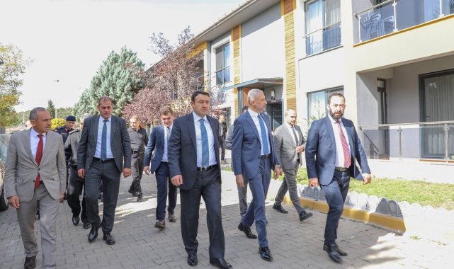 Simav'daki termal kaplıcalar yılda 500 bin turist ağırlıyor
