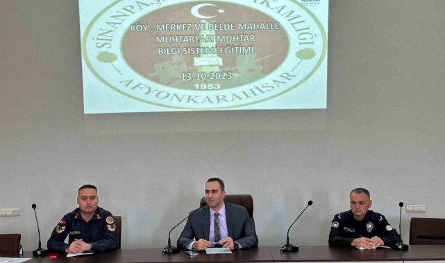 Sinanpaşa'da muhtarlara eğitim verildi