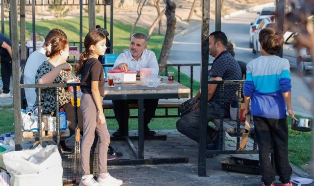 Sincan Belediye Başkanı Ercan: "Her eli sıkacaksınız, her haneye gireceksiniz"