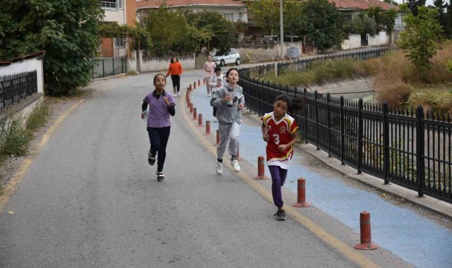 Sındırgı'da 100 genç 100. yıl için koştu