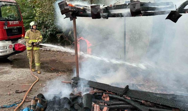 Sındırgı'da mahalle fırını yandı