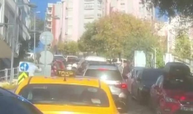 Şişli'de sopalı yol tartışması kamerada