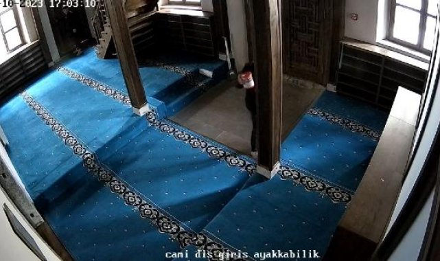 SMA hastası Havva'ya yardım kumbarasını çaldılar; o anlar kamerada