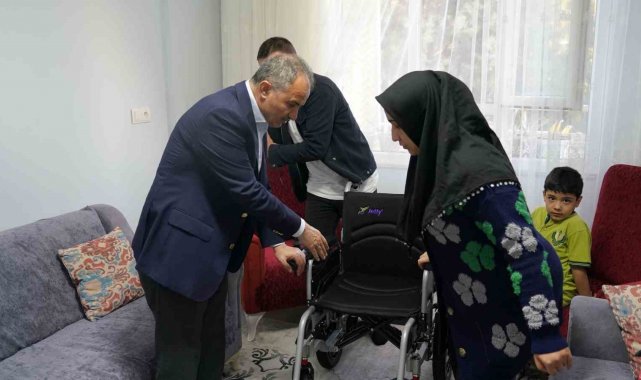 Sosyal medya üzerinden ulaşıp hayal ettiği akülü sandalyesine kavuştu