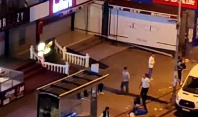 Sultangazi'de iki grubun tekme tokat kavgası kamerada