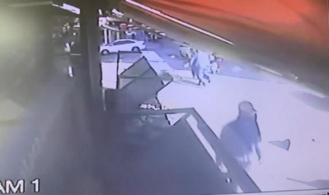 Sultangazi'de "kargonuz var" diyerek sokağa çağrılan kadına silahlı saldırı