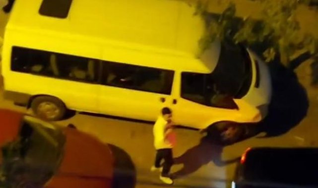 Sultangazi'de silahlı maganda kamerada