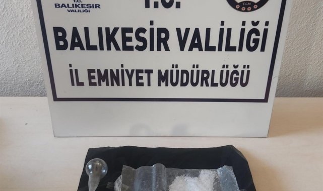Susurluk'ta uyuşturucu operasyonunda 3 kişi yakalandı