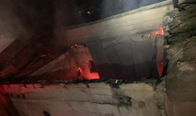 Tandır evindeki yangın, garaj ile ahıra da sıçradı