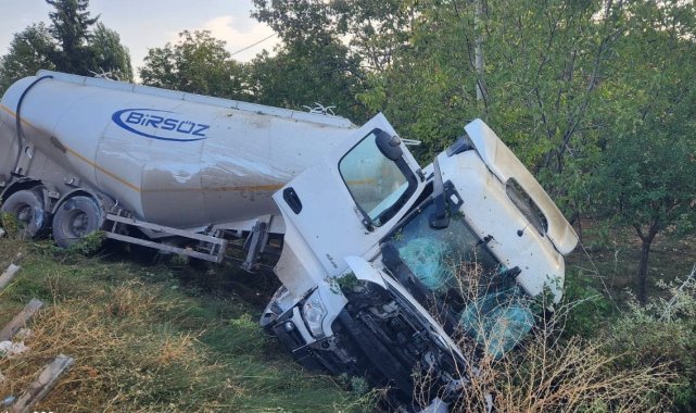 Tanker şarampole devrildi: 1 yaralı