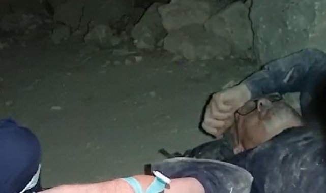 Tarihi kalenin dehlizine düşen doktora ilk müdahale, cep telefonu ışığında yapıldı